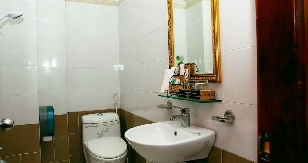 Khách sạn Sunrise Airport 3*